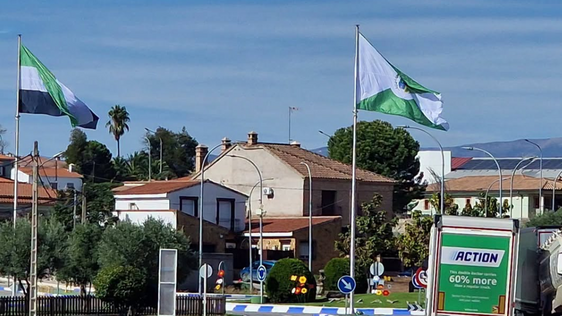 Talayuela homenajea a su nueva bandera