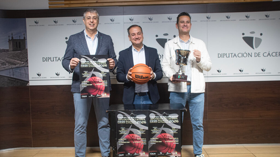El CB Talayuela inicia el trofeo provincial con victoria ante el Chinato, 99-60