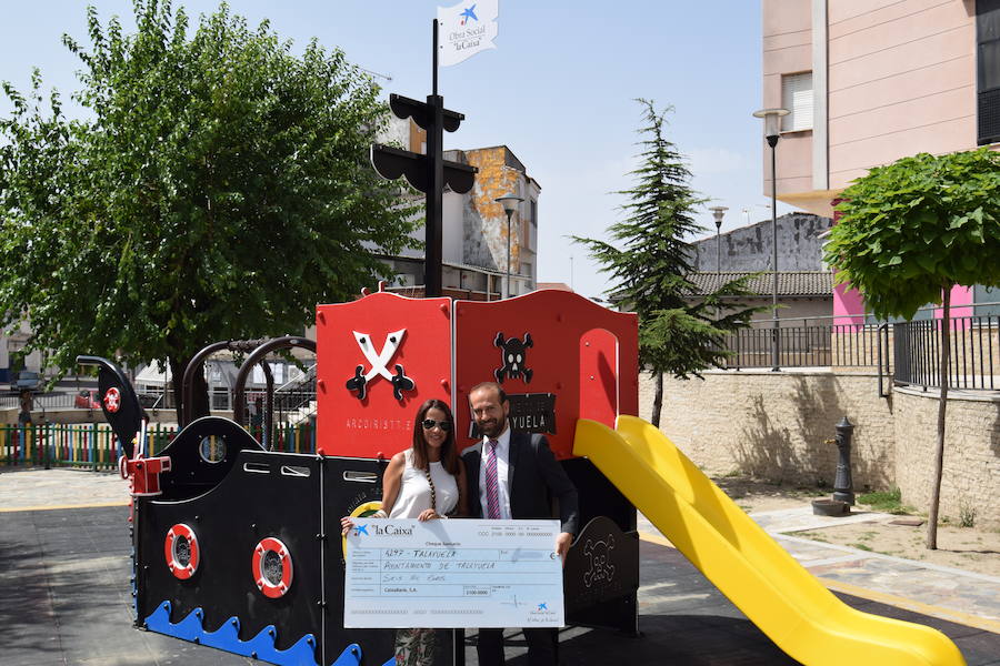 La Obra Social LA CAIXA dona un “barco pirata” para el Parque Infantil del “Kiosko de Juanjo”