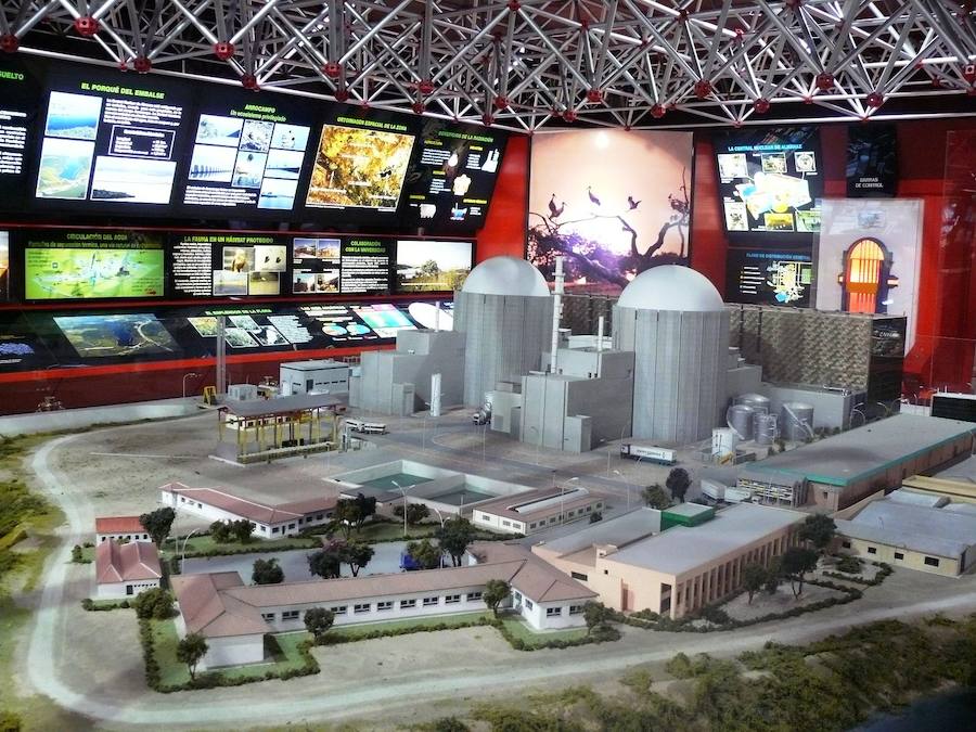 La central nuclear incorpora a unos 1.200 trabajadores para la recarga de combustible que ya está en marcha