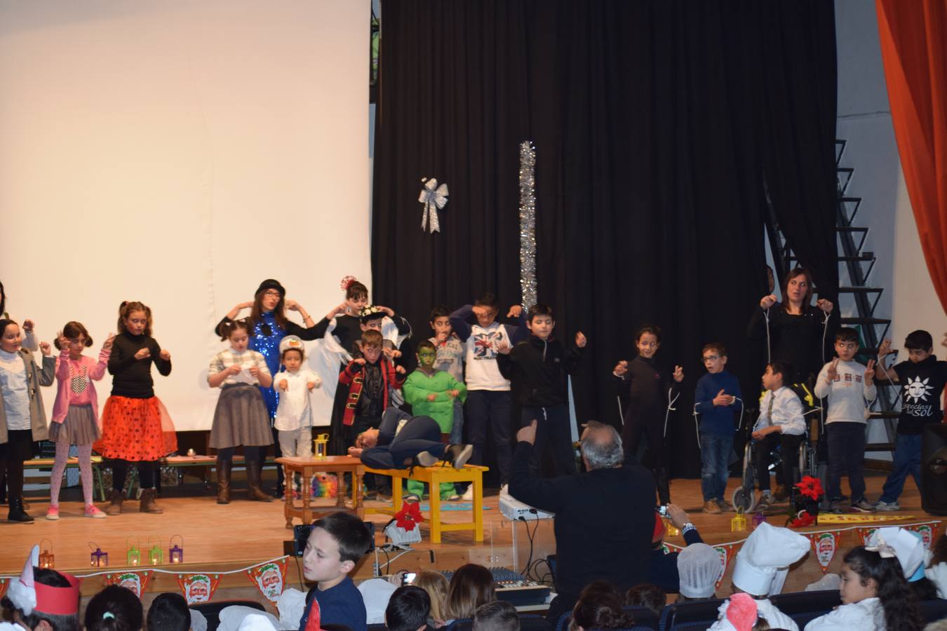 El CEIP Gonzalo Encabo dona a AOEX y a AOCA 862 euros recaudados en el Mercadillo Solidario