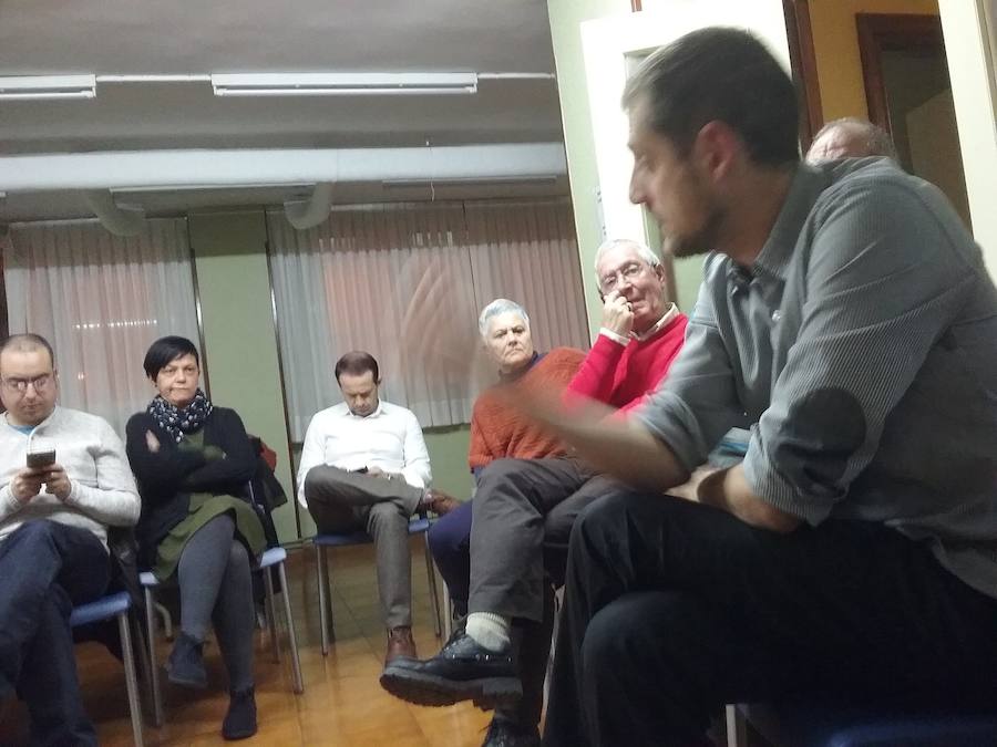 Marcellesi en una mesa redonda 