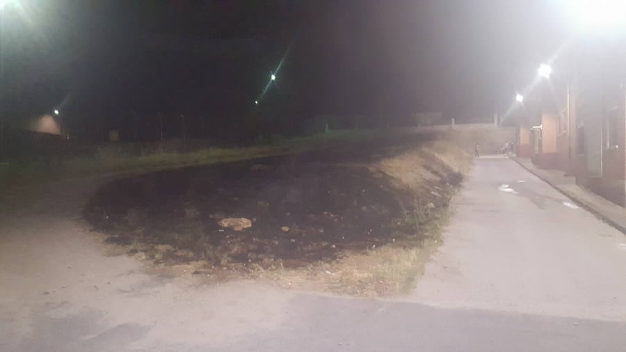 Se origina un fuego dentro del casco urbano de Talayuela