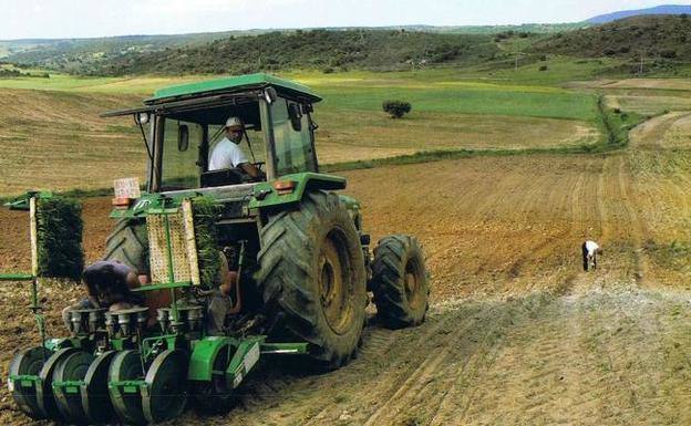 UPA avisa de que la disminución de agricultores y ganaderos provocará incendios más graves