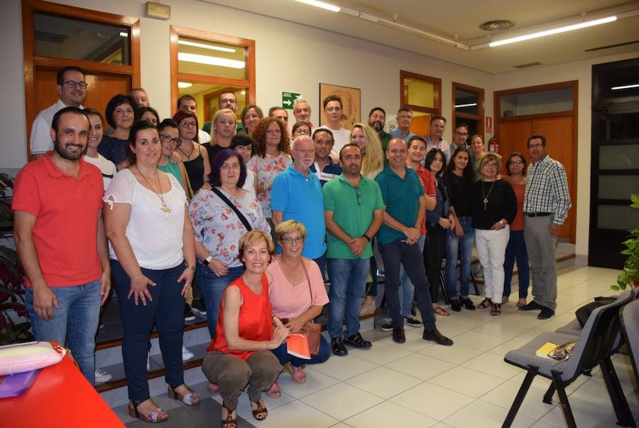 Inmaculada Castro junto a sus compañeros de Partido 