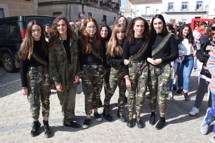 Huertas de Ánimas cumplió con su tradición y celebró su tradicional desfile de Carnaval, con diferentes agrupaciones integradas por adultos y menores. 