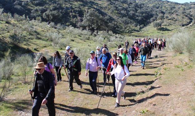 Participantes de la ruta senderista 