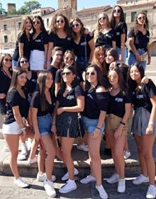 Imagen secundaria 2 - Las mujeres se echaron ayer a la calle para vivir su día en las fiestas