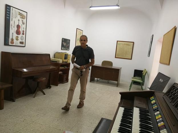 Juan Francisco Mateos, en la escuela de música 