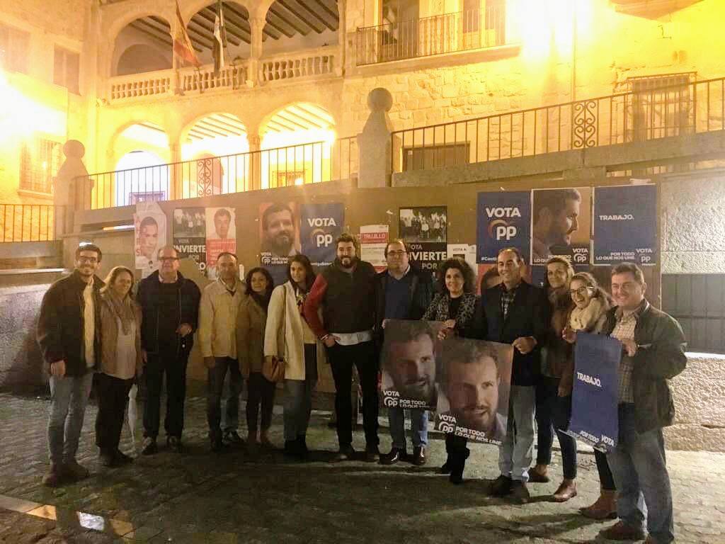 Integrantes del Partido Popular ,el pasado miércoles, en Trujillo 