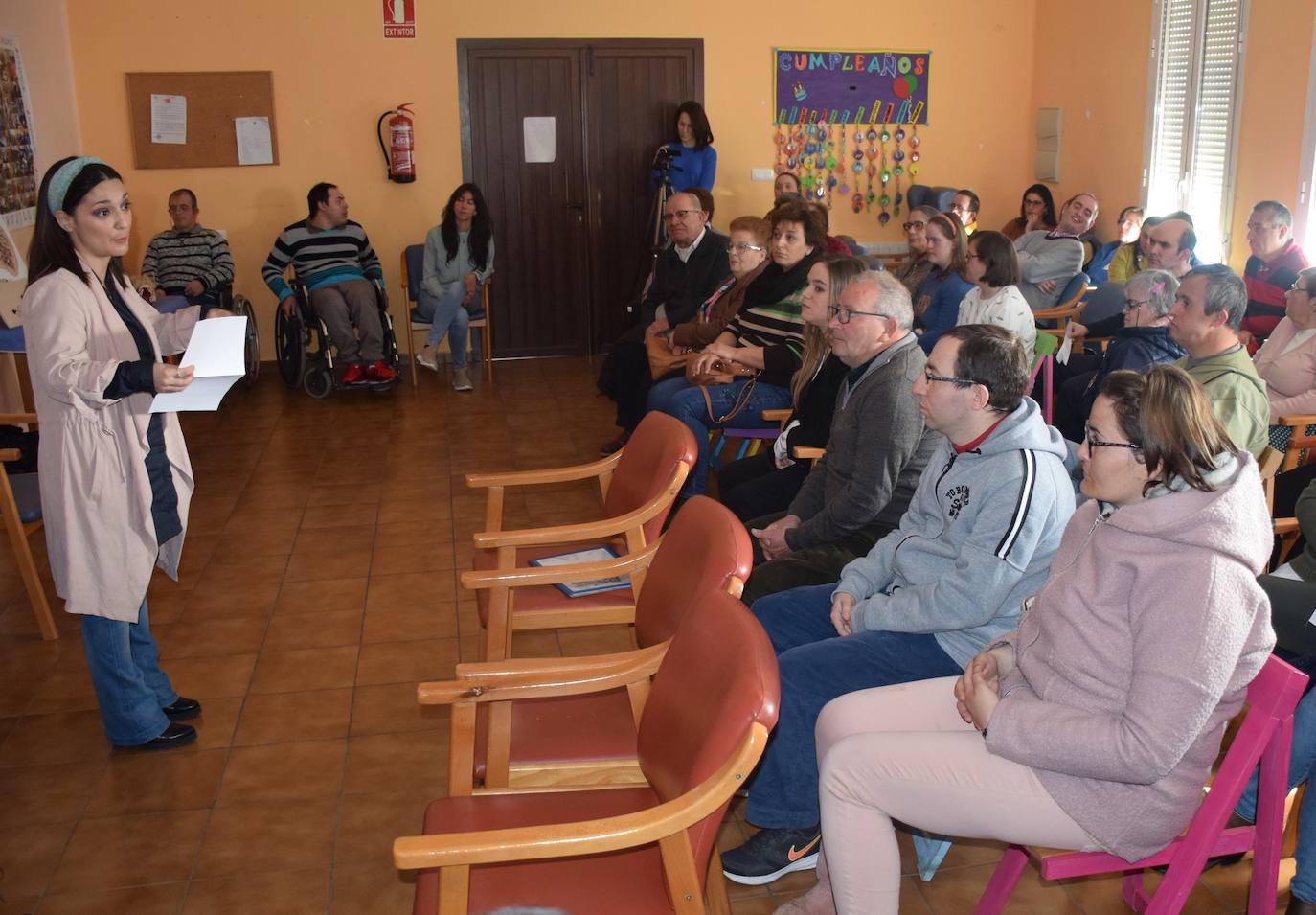 Teresa García, en la lectura del manifiesto en el centro trujillano de Aspace Cáceres 