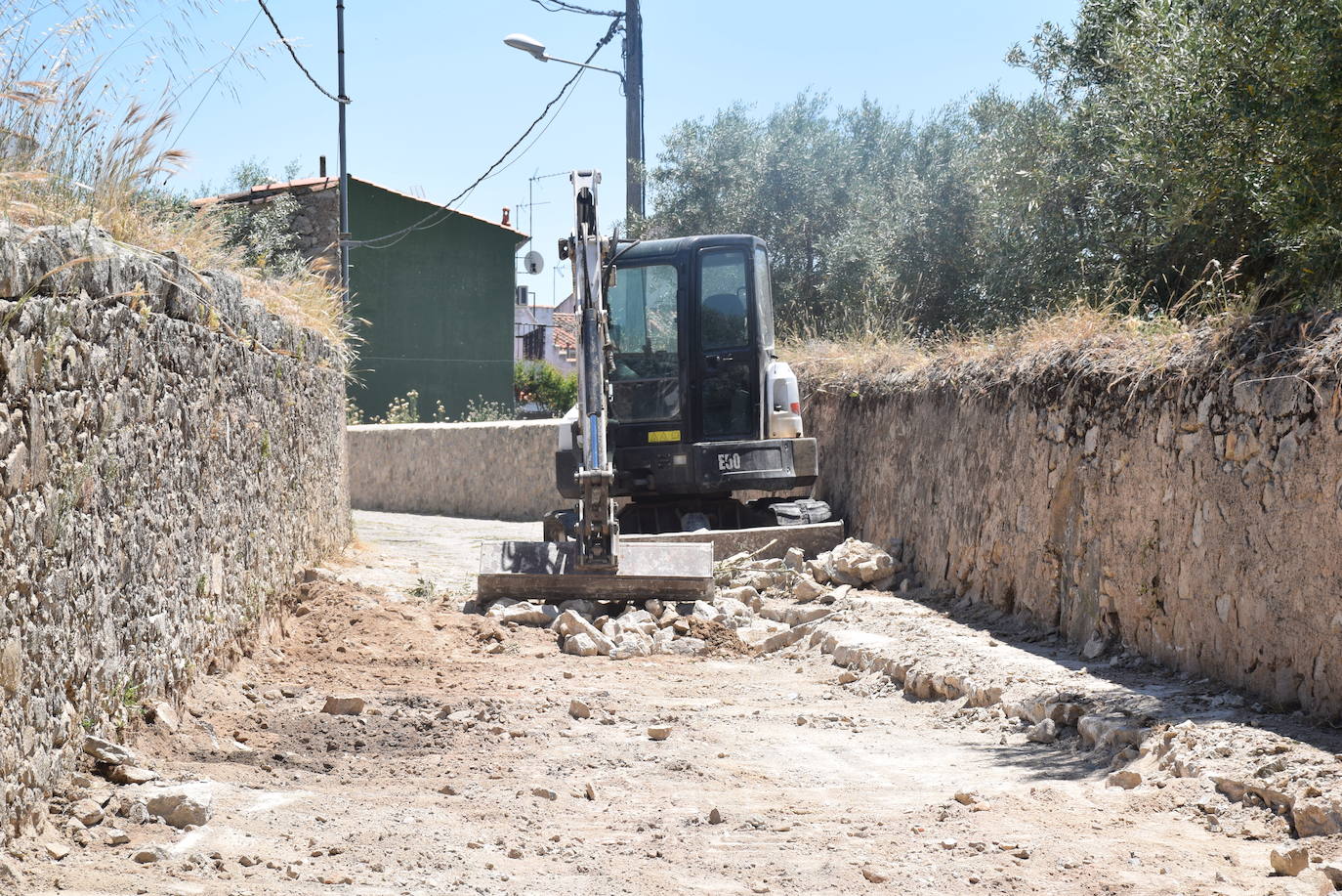 Comienzan las obras en la Travesia del Regajo 