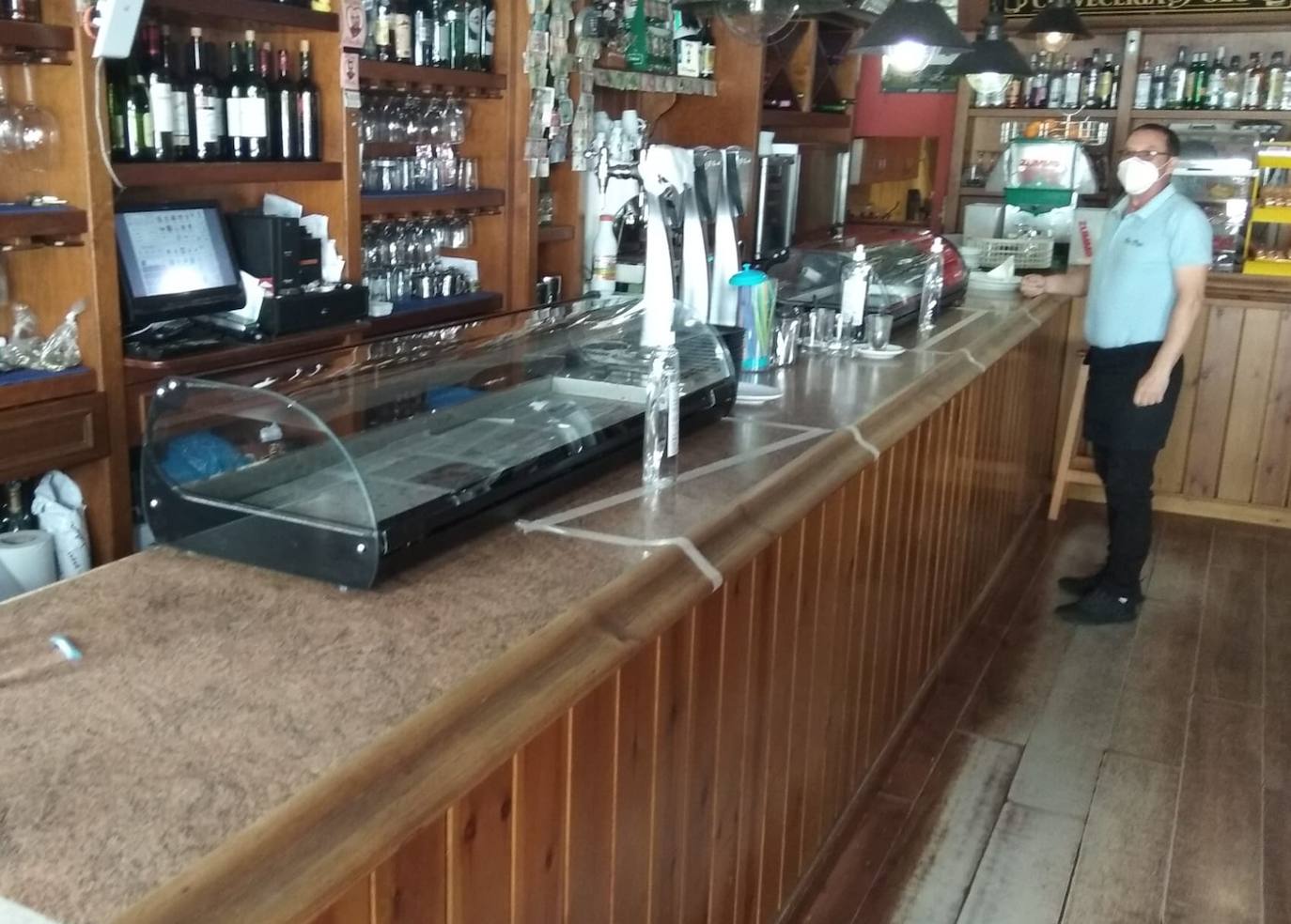Uno de los establecimientos donde se ha precintado una zona 