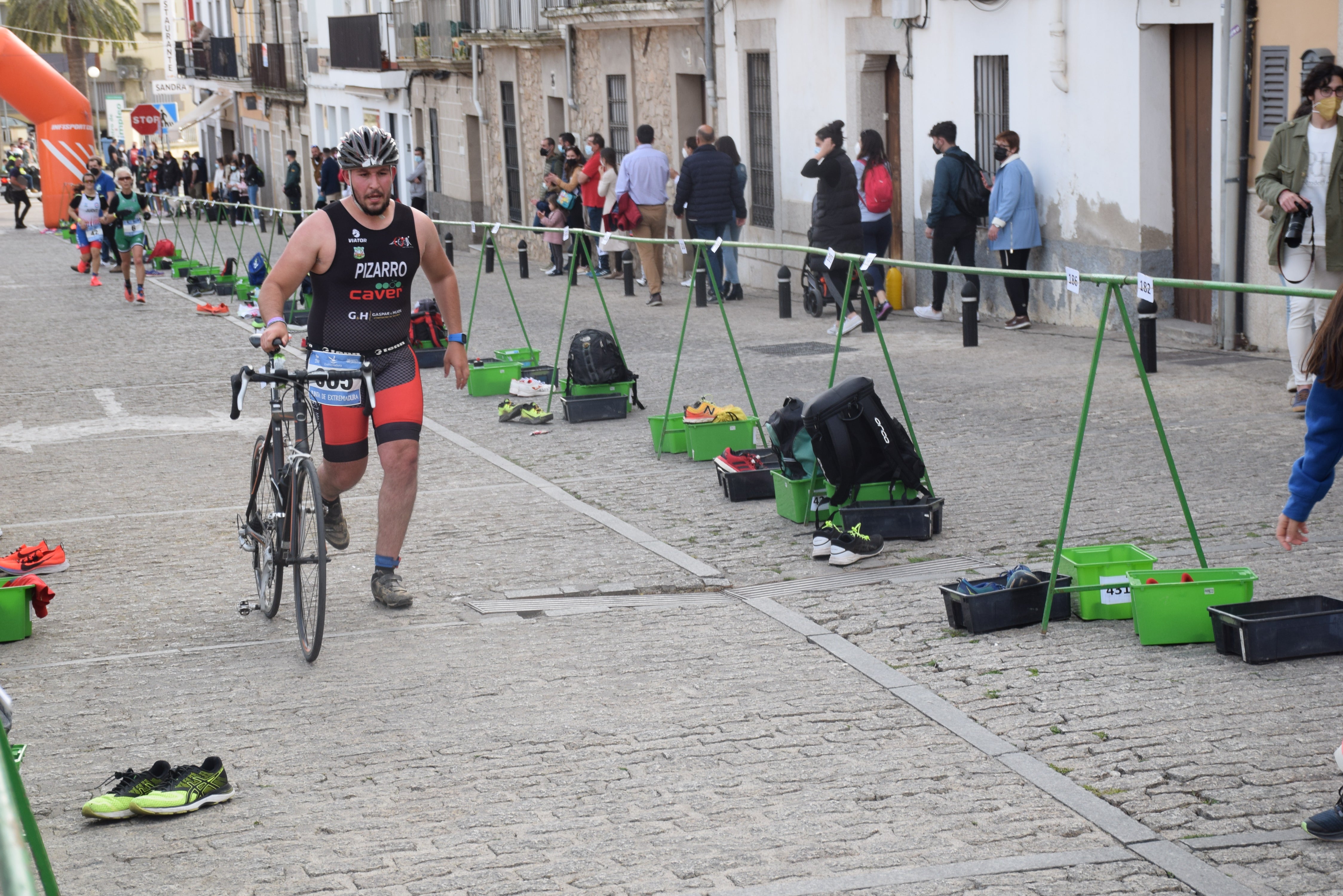 Los dos corredores locales que llegaron primero a meta 