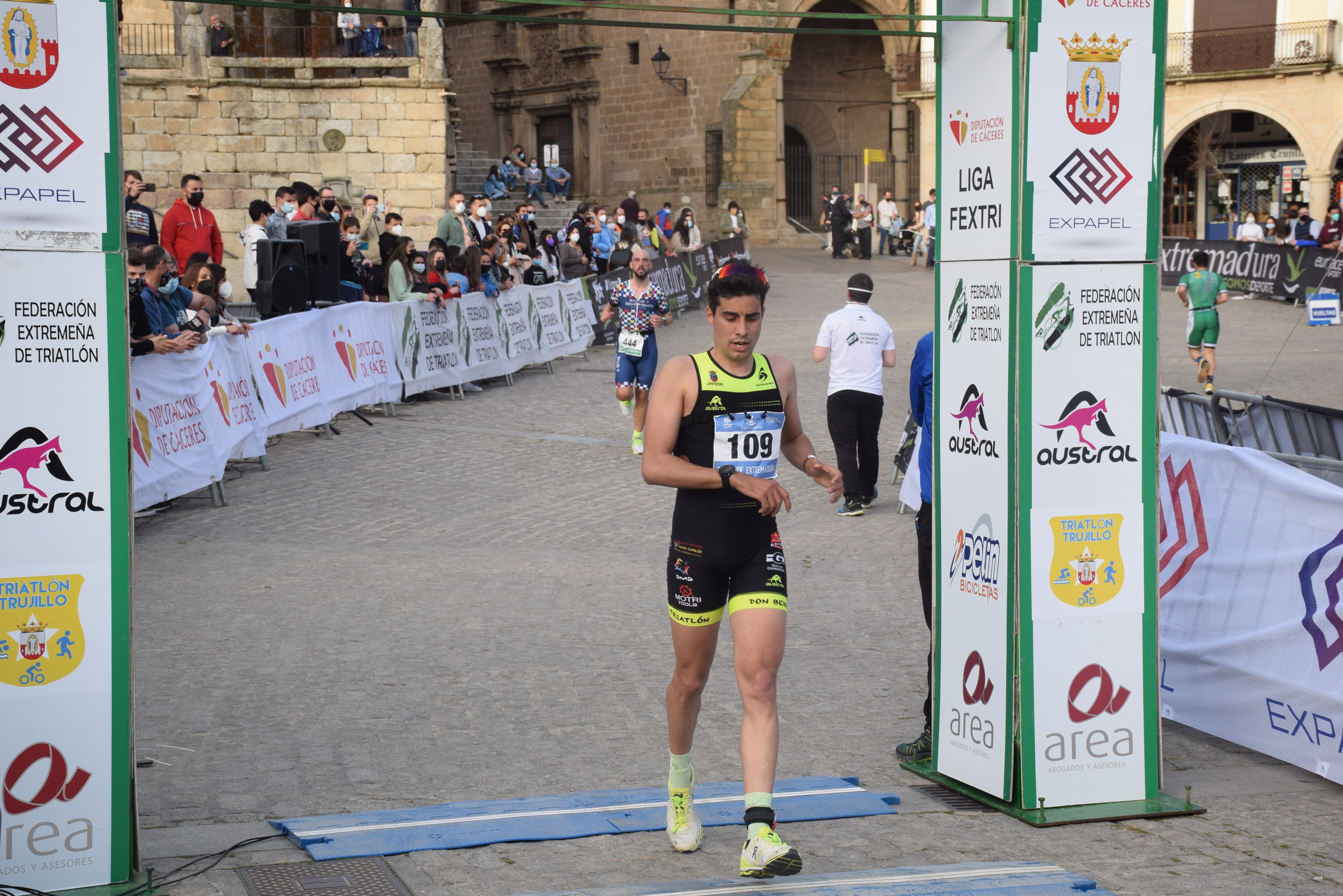 Los dos corredores locales que llegaron primero a meta 