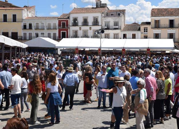 Público asistente a la Feria del Queso, en una edición anterior.
