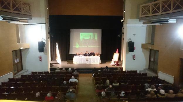 Un acto en el Teatro Gabriel y Galán. 