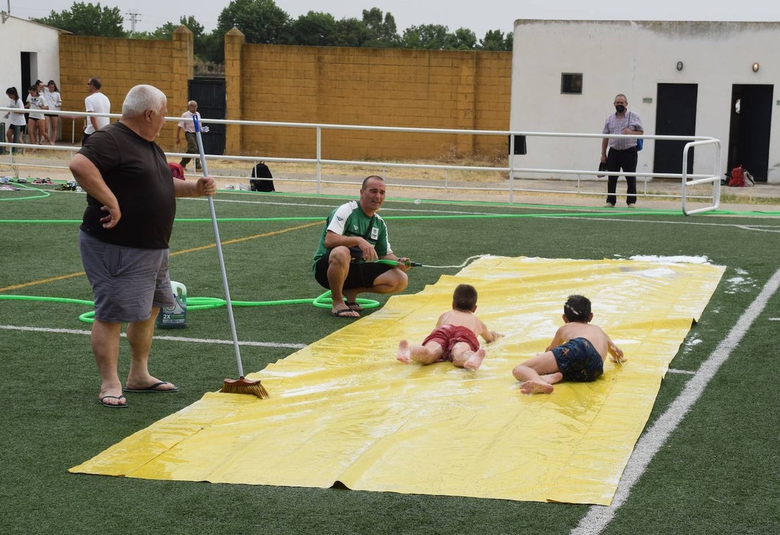 Fotos: Diversión en las escuelas deportivas municipales