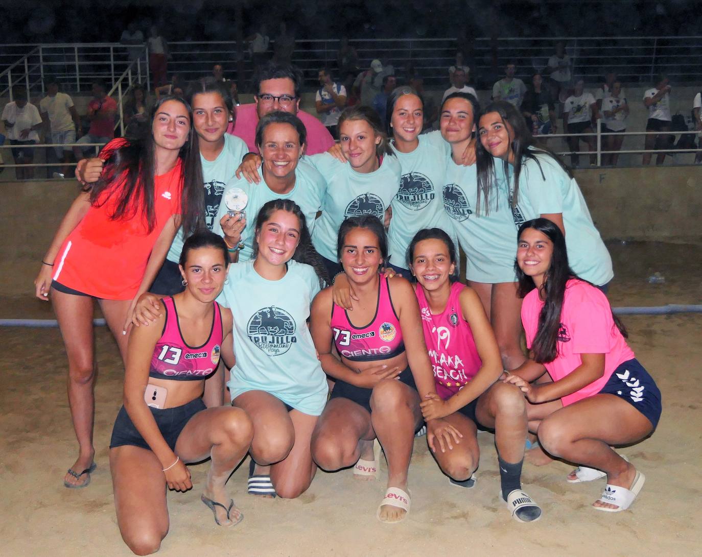 Satisfacción por el desarrollo del torneo de balonmano playa &#039;Ciudad de Trujillo&#039;