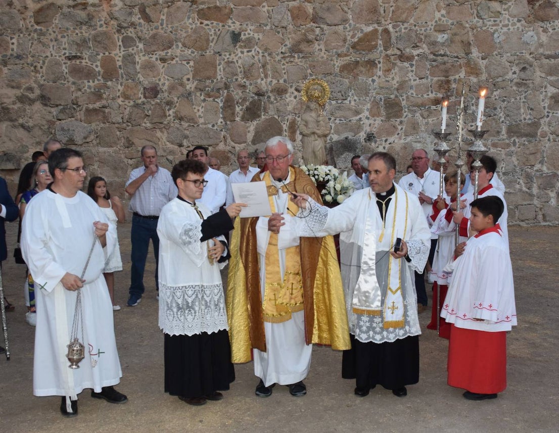 Fotos: Bajada, en procesión, de la Virgen a San Martín