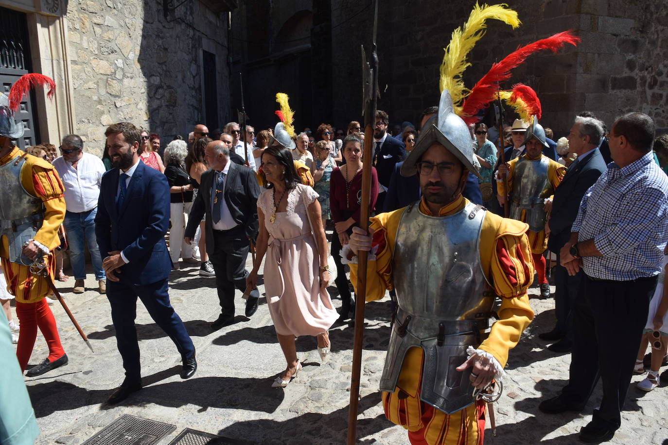 Fotos: Subida, en procesión de la Patrona