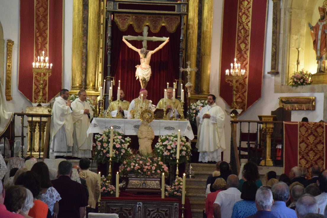 Fotos: Subida, en procesión de la Patrona