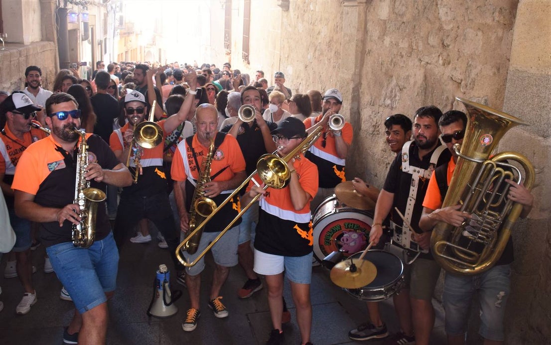 Fotos: Gran ambiente en la jornada de la capea de las mujeres