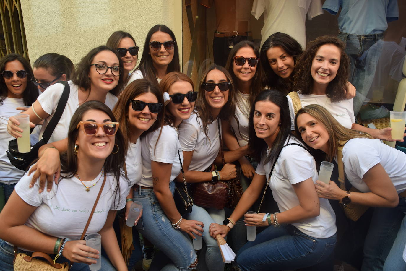 Fotos: Gran ambiente en la jornada de la capea de las mujeres