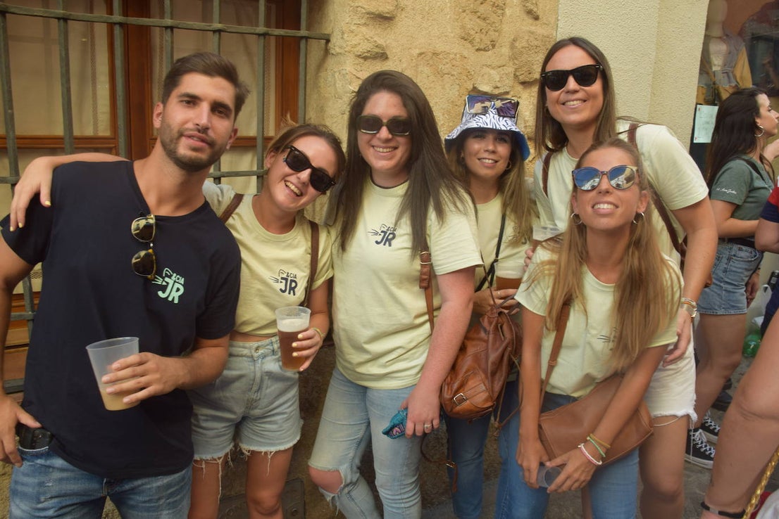 Fotos: Gran ambiente en la jornada de la capea de las mujeres
