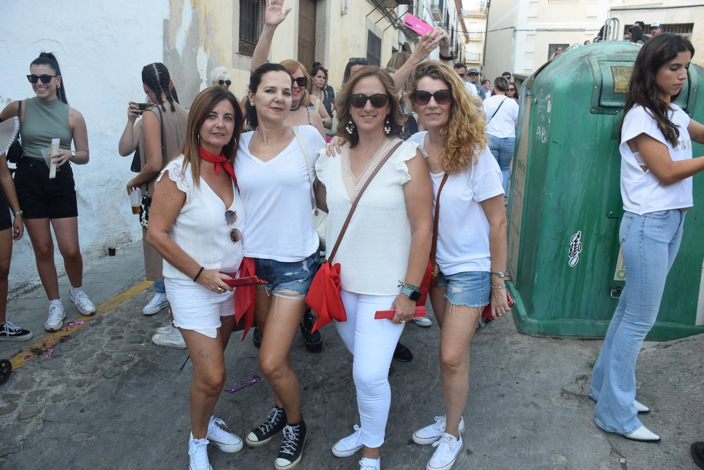 Fotos: Gran ambiente en la jornada de la capea de las mujeres