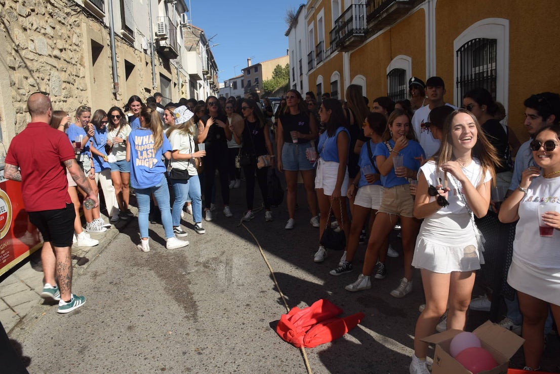 Fotos: Gran ambiente en la jornada de la capea de las mujeres