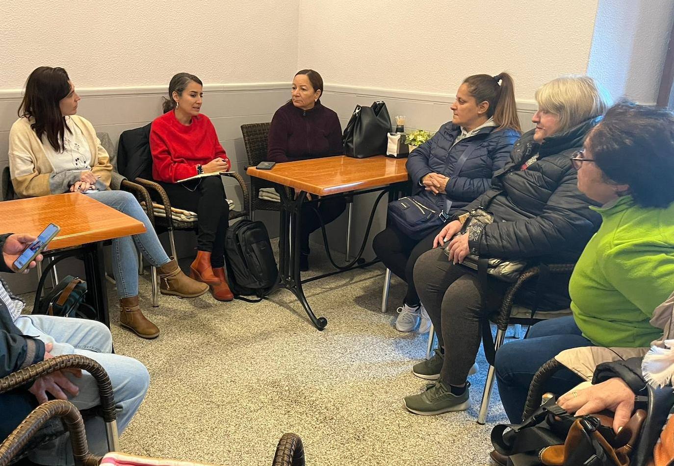Encuentro celebrao con trabajadoras del servicio 