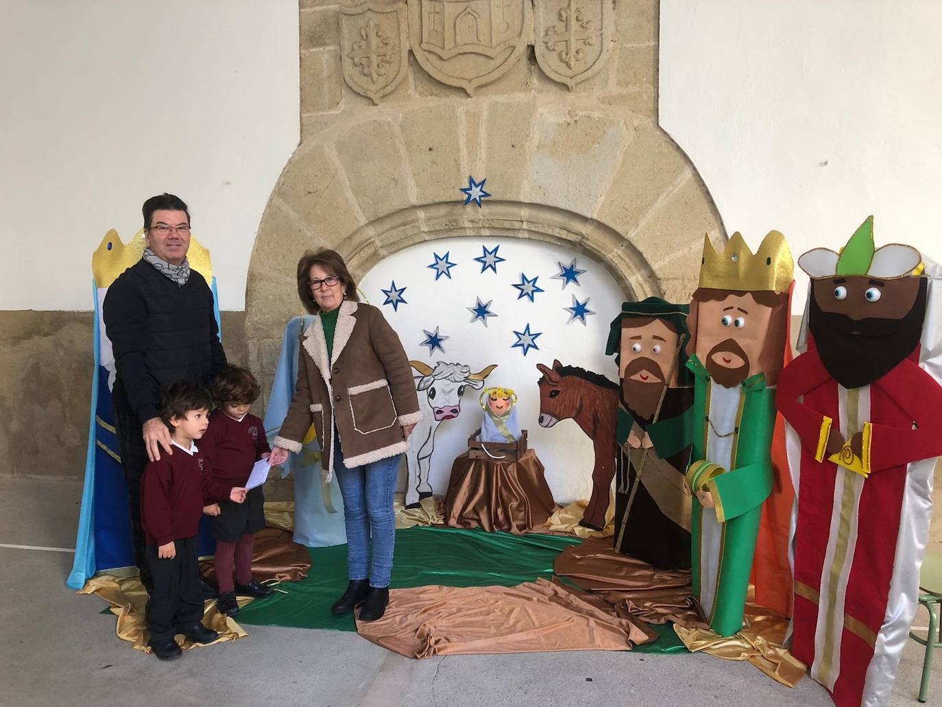 Entrega a Cáritas de la cuentía del colegio María de la Paz Orellana 