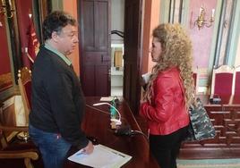 José Antonio Redondo e Inés Rubio, ayer tras el pleno.