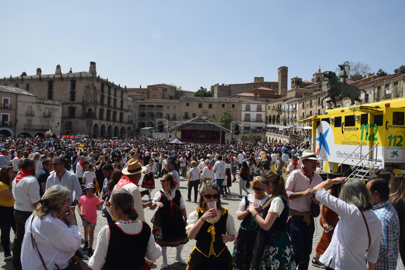 Un multitudinario y caluroso Chíviri