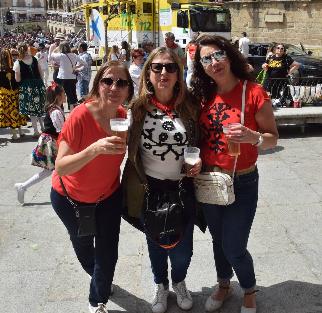 Un multitudinario y caluroso Chíviri