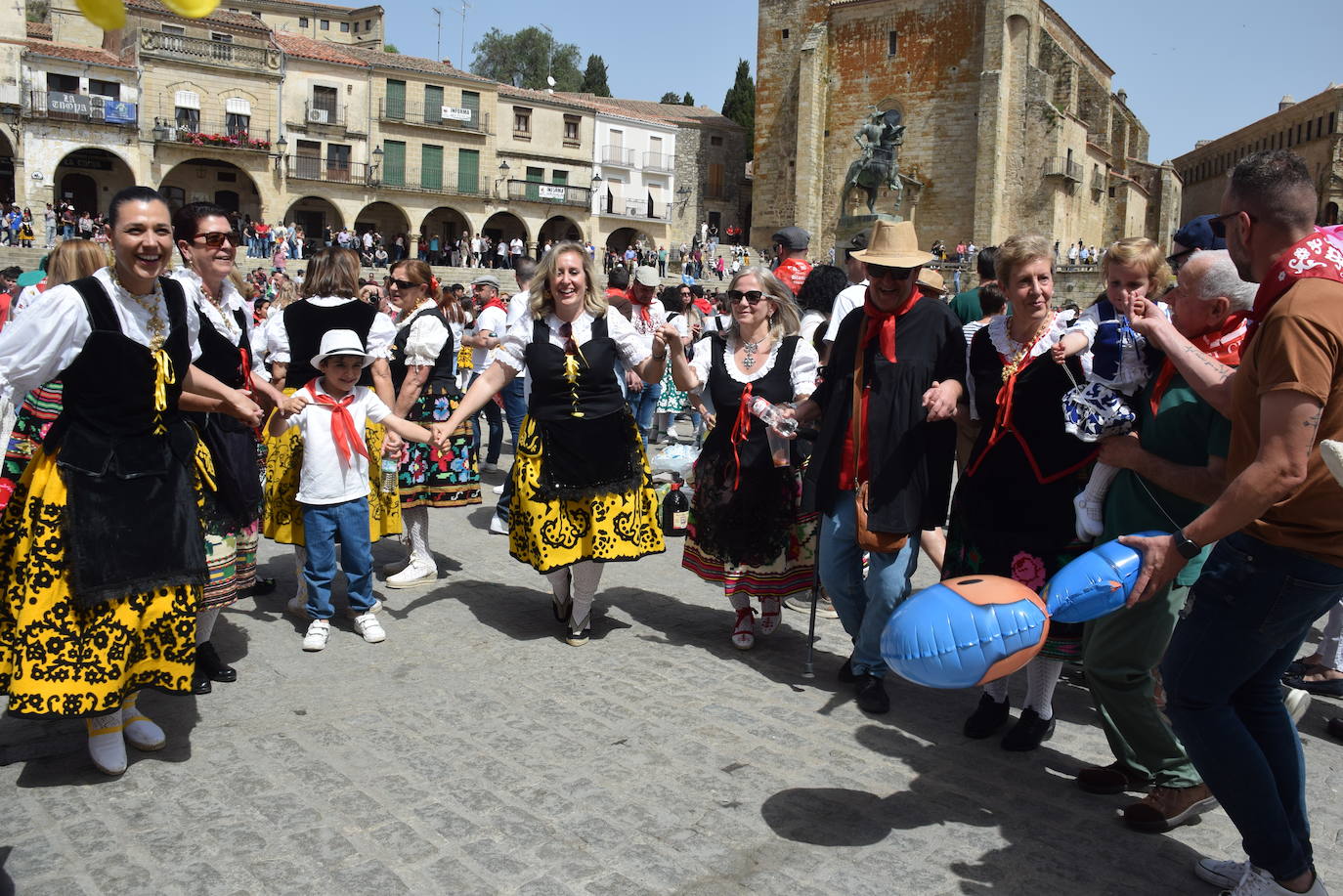 Un multitudinario y caluroso Chíviri