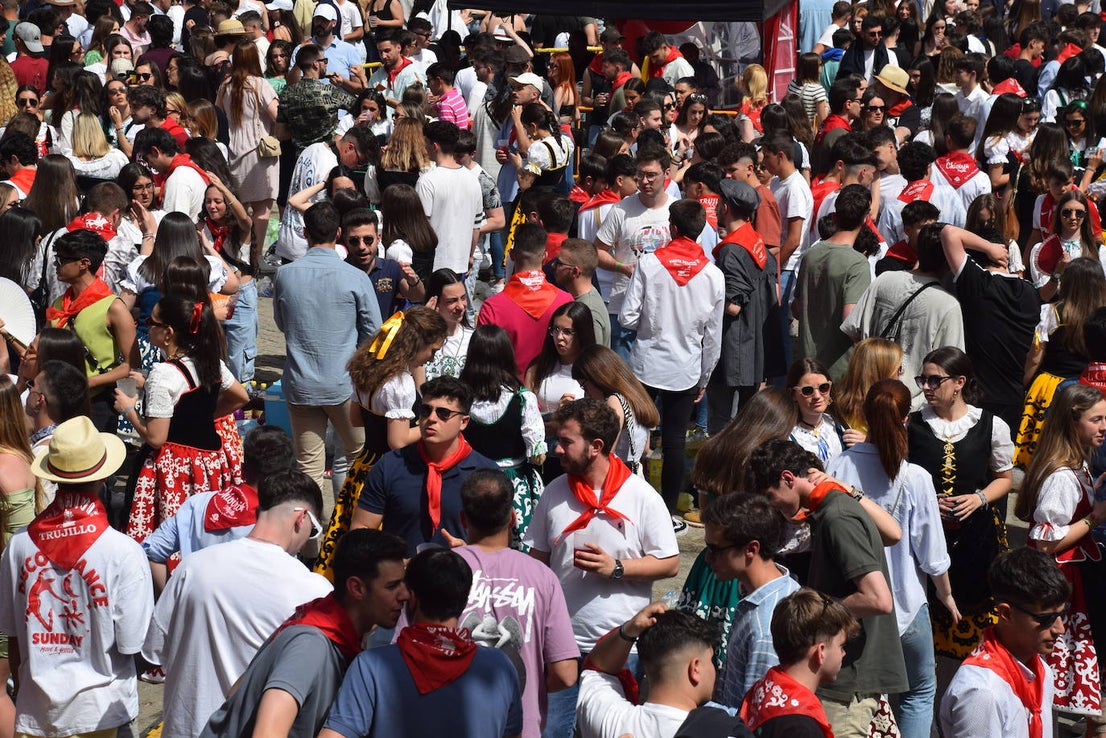 Un multitudinario y caluroso Chíviri