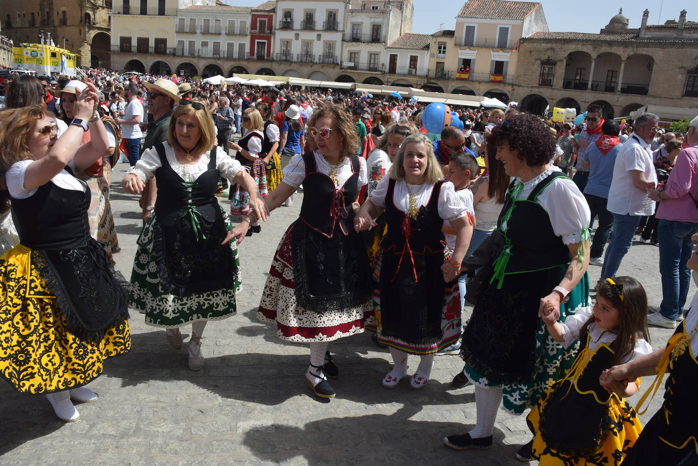 Un multitudinario y caluroso Chíviri