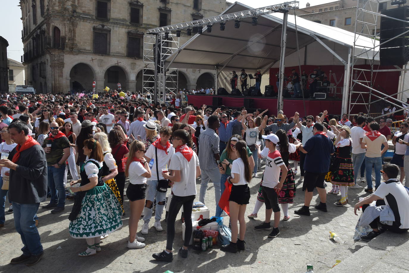 Un multitudinario y caluroso Chíviri