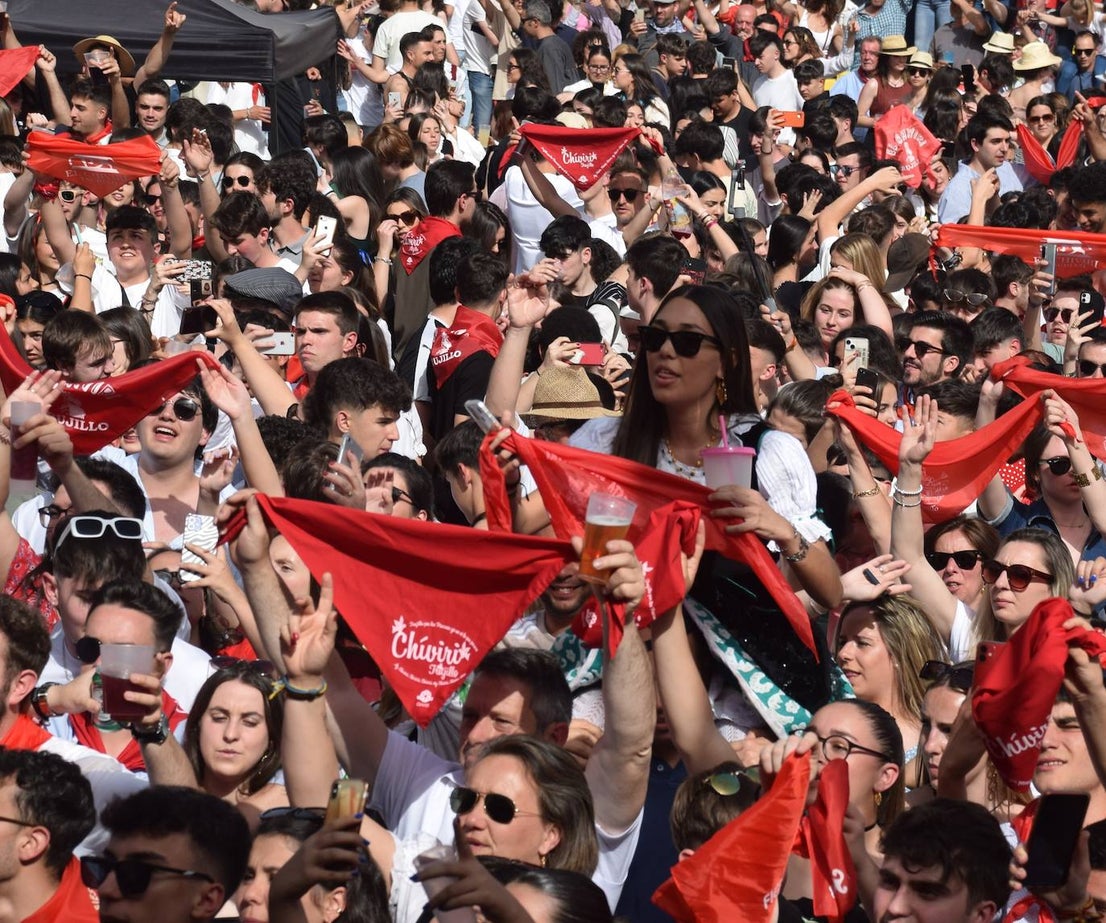 Un multitudinario y caluroso Chíviri
