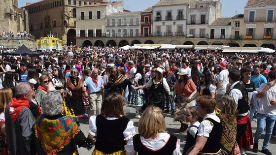 Trujillo vibra con un Chíviri múltitudinario y caluroso