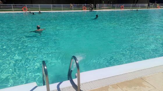 Pide colaboración ciudadana ante los actos vandálicos surgidos en la piscina