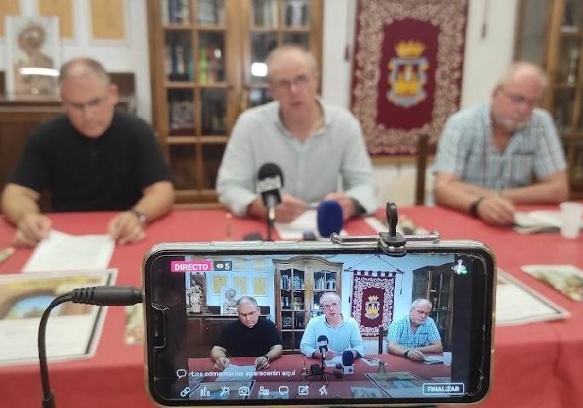 La Hermandad última los preparativos para los actos religiosos de las fiestas