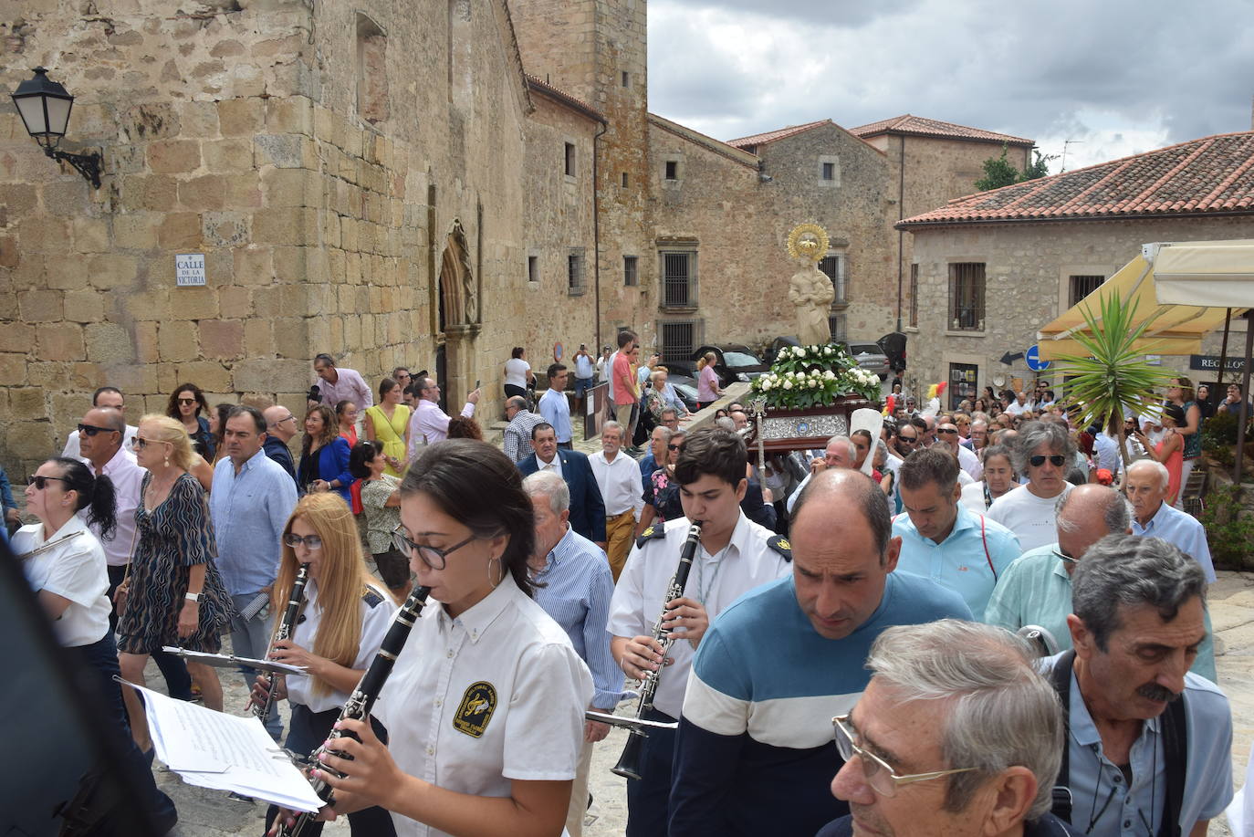 Subida, en procesión, de la Patrona al castillo