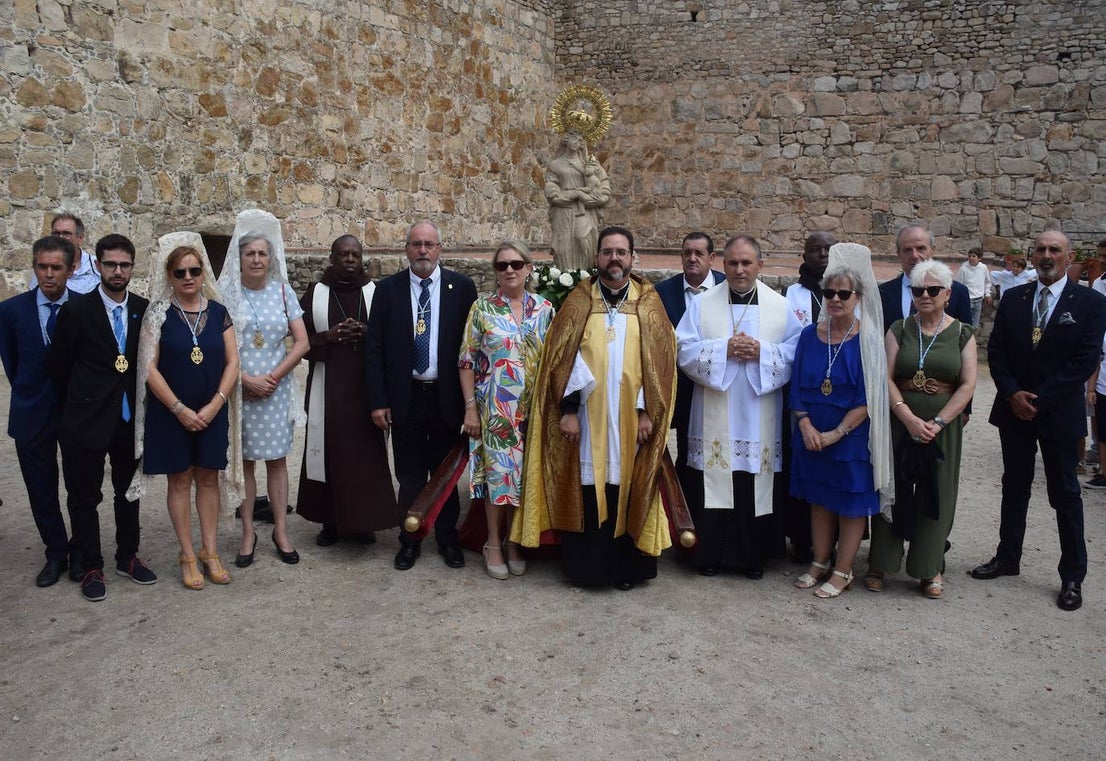 Subida, en procesión, de la Patrona al castillo
