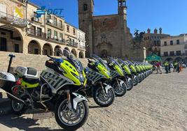 Las motocicletas en la plaza Mayor