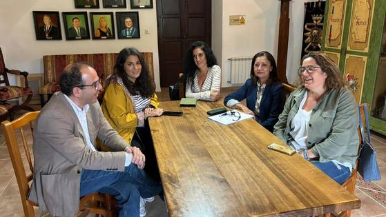 Turismo y Asemtru apuestan por una mesa de trabajo con diversos participantes