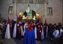 El Cristo Amarrado a la Columna en procesión