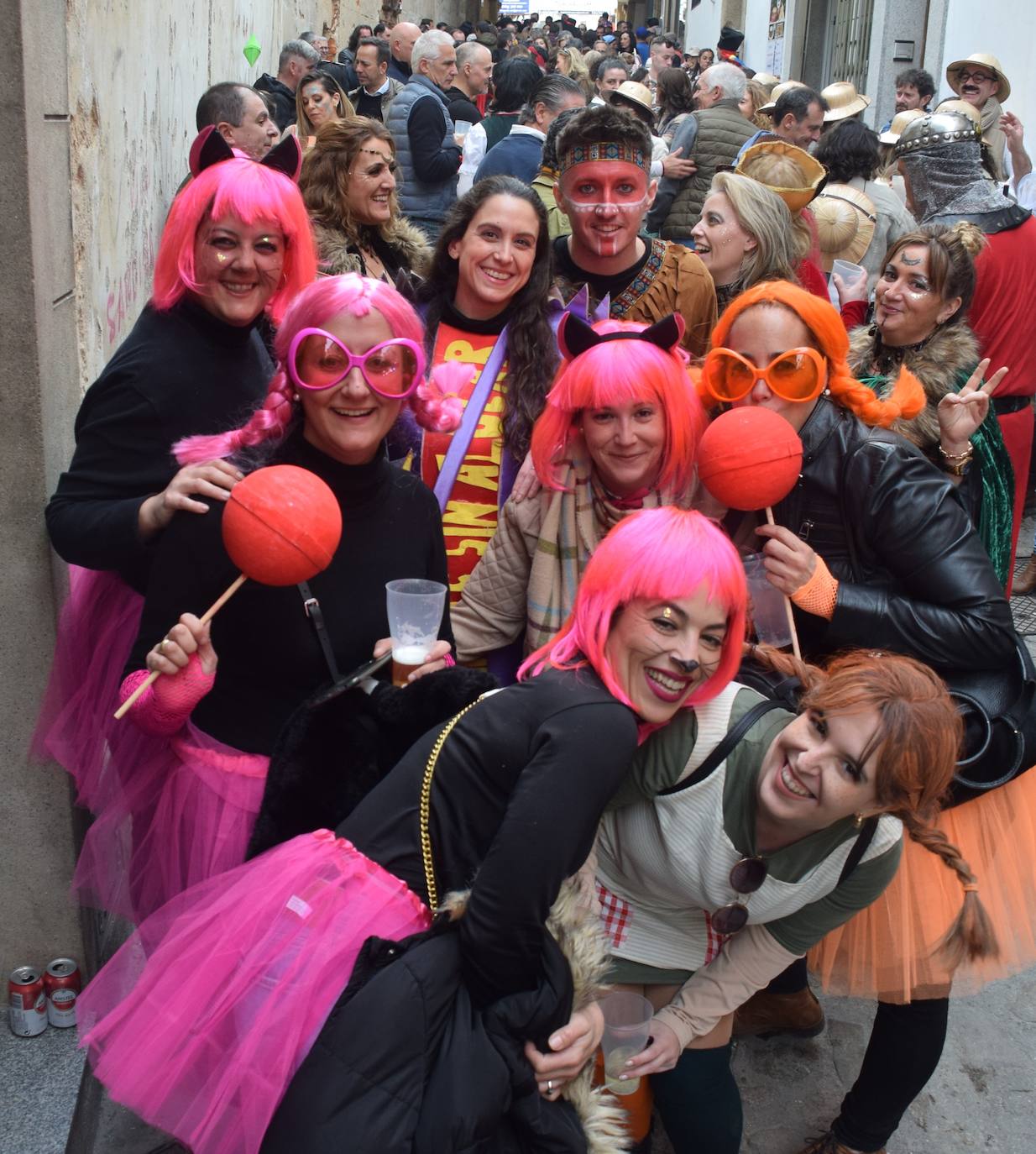 Imagen secundaria 2 - Gran ambiente en la primera jornada de los festejos taurinos, con motivo de los carnavales